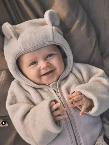Bērnu komplekts: merino vilnas jaka ar kapuci un rāvējslēdzamu kombinezonu, akrila iekšpuse, mīksta virsma