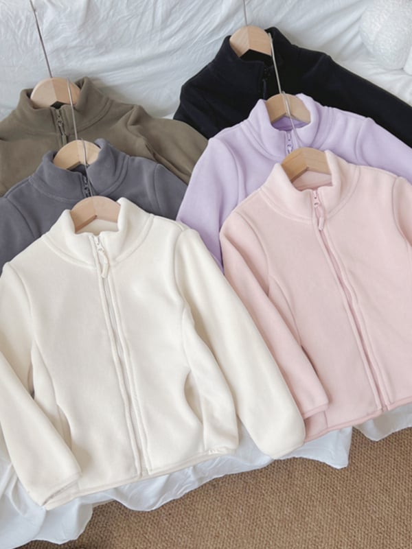 Unisex bērnu flisa jaka ar augstu apkakli, rāvējslēdzējs priekšā, bieza flīze, vienkrāsaina, garas piedurknes, īss garums, pildījums 100% poliesters, pamata audums poliesters, bez kapuces, bērniem 3–8 gadi, ziemas 2025 izlaidums