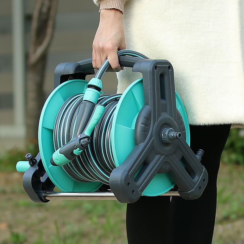 Voolikurull koos pritsimisotsikuga ja hoiustamisega aia kastmiseks - plastmasane pritsimisotsik, veesurve 7, kaal 2.5