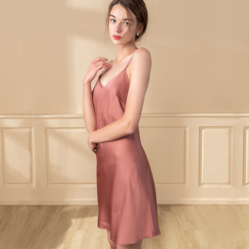 Ženska noćna haljina za proljeće-ljeto, sexy tanki bez rukava s V‑dekolteom, umjetna svila, kućni odjevni predmet (Materijal: Umjetna svila; Glavni sadržaj: 95–100% Poliester; Vrat: V-dekolte; Duljina suknje: Midi; Stil: Napredan)