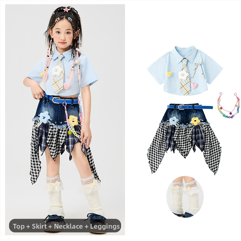 Meitenēm paredzēts džezdeju hip hop izpildes komplekts ar svārkiem un biksēm; materiāls: poliesters; maigā apstrāde; AQL 2.5; 12-14 šuves uz 3 cm