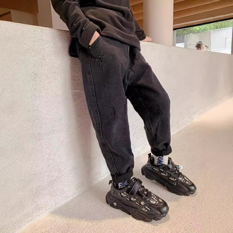 Bērnu džinsi ar fleece iekšpusi, korejiešu stilā, brīvā piegriezuma, 75% kokvilna, ziemas kolekcija 2024