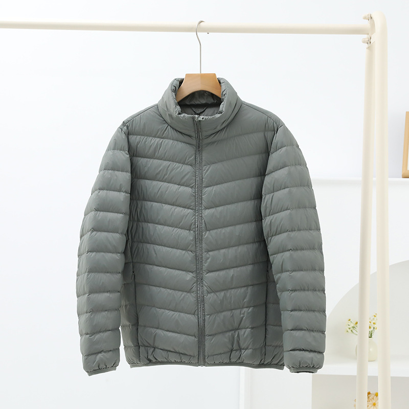 Férfi téli vékony dzseki álló gallérral, elöl cipzár, könnyű, 91–95% pehelytartalom, poliészter anyag