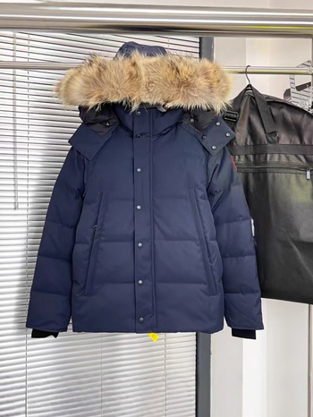 Fehér libatollal töltött parkas dzseki, 86–90% tolltartalom, kapucnival, szél- és vízálló, hideg elleni védelem -30°C-ig