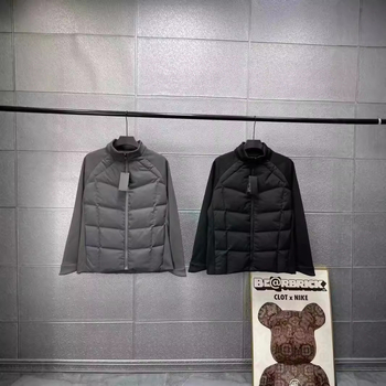 Álló galléros tollkabát, fehér kacsa tollal töltve, kasmírtartalom 81–85%, töltet 650