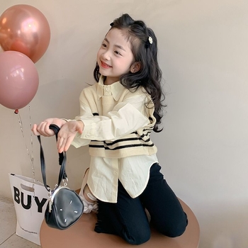 Meiteņu trīsdaļīgs komplekts rudens stilā, svītrainais raksts, princeses stils, garas piedurknes, viena pogas aizdare, džinsu bikses