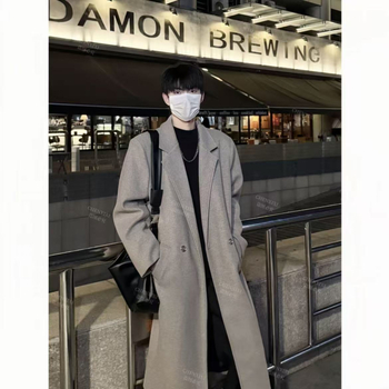 Мъжко палто с полиестрова смес, средна дължина, двуредово копчане, яка тип костюм, едноцветно