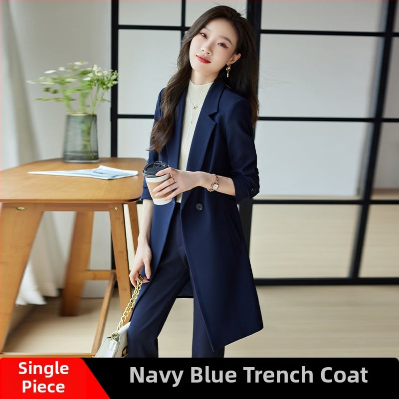 Női szélkabát-öltöny | TR anyag; 95% poliészter + 5% elasztán; öltöny gallér; kétgombos zárás; középhosszú