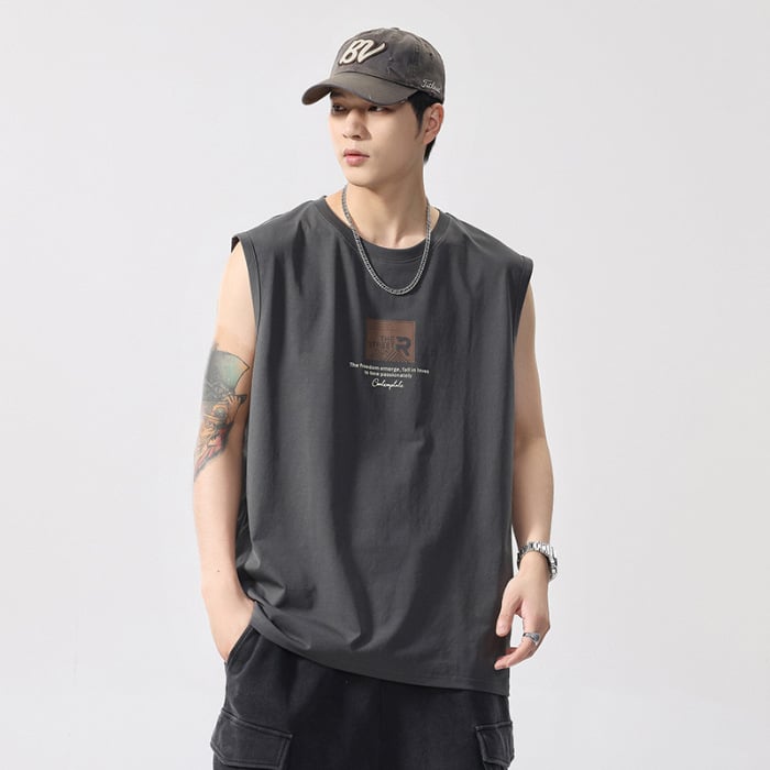 Meeste bezvarrukuline T-särk, puuvillase segu 80/20, vaba lõige, ümmargune kaelus, trükk, sportlik stiil