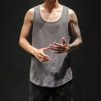 Vīriešu bez piedurknēm top ar Hong Kong stila sporta dizainu, vaļīgs griezums, lina audums, apaļš kakla izgriezums, izmazgāts un nolietots, vasaras sezonai