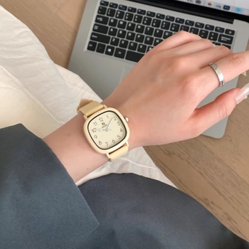 Ceas cu cadran pătrat, mișcare quartz, carcasă din oțel inoxidabil, curea din piele sintetică