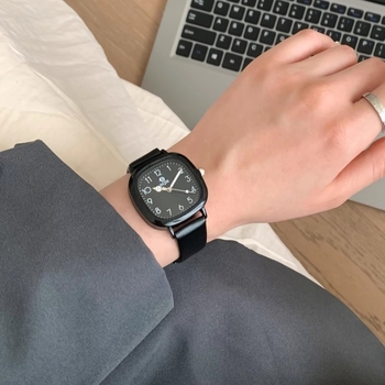 Ceas cu cadran pătrat, mișcare quartz, carcasă din oțel inoxidabil, curea din piele sintetică