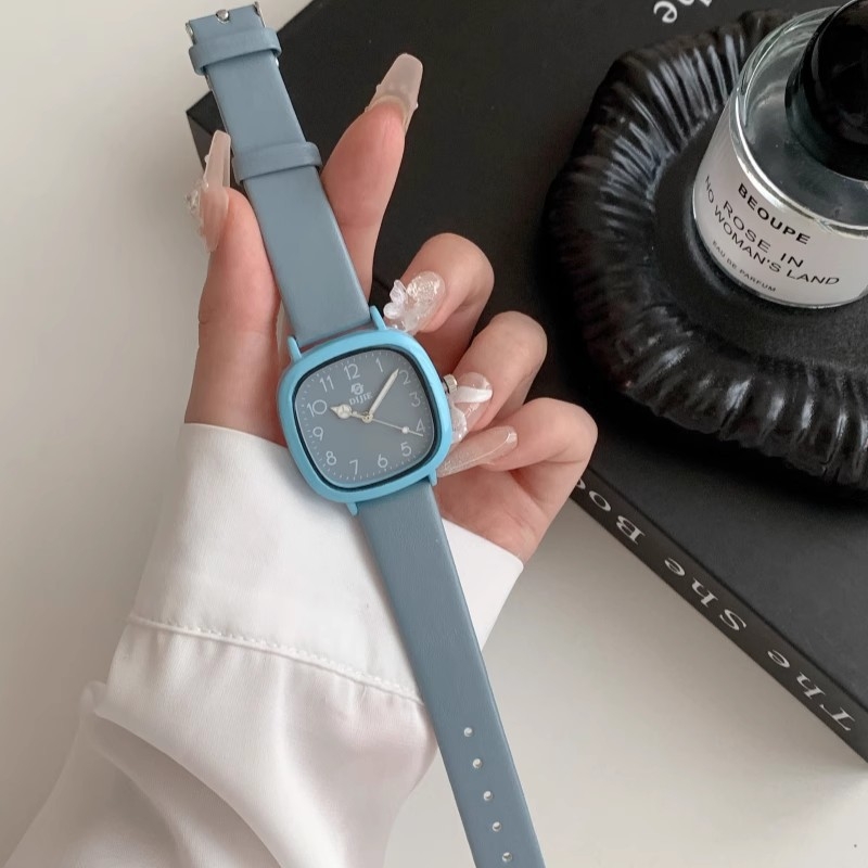 Ceas cu cadran pătrat, mișcare quartz, carcasă din oțel inoxidabil, curea din piele sintetică