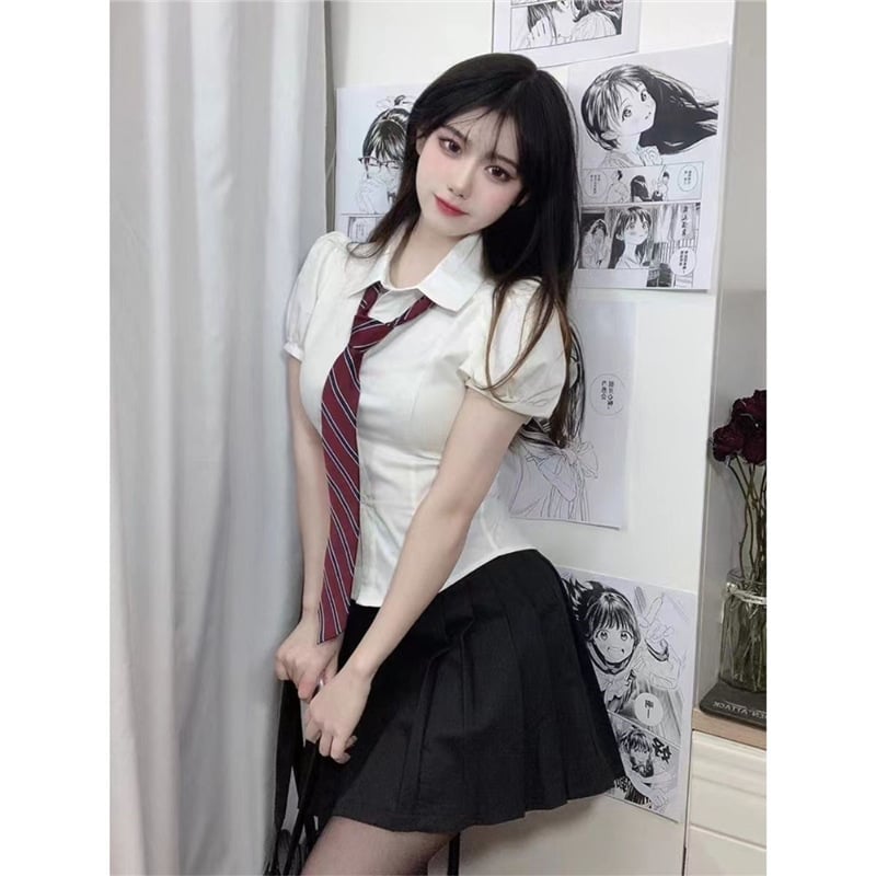 Cămașă în stil colegial, croială lejeră, guler înalt, mânecă jumătate