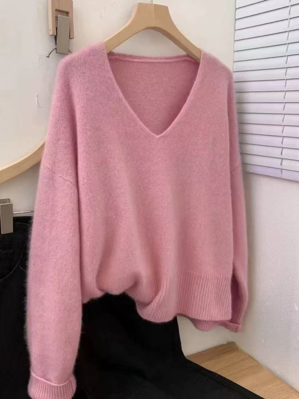 Vilnas pulovers, V kakls, garas piedurknes, parasts garums 50–65 cm, brīvs piegriezums