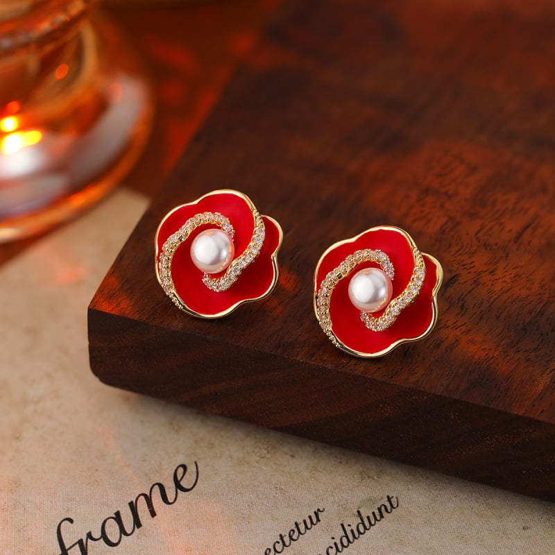 Veideni медни обици с цветя и цирконии, позлатени за дълготраен цвят