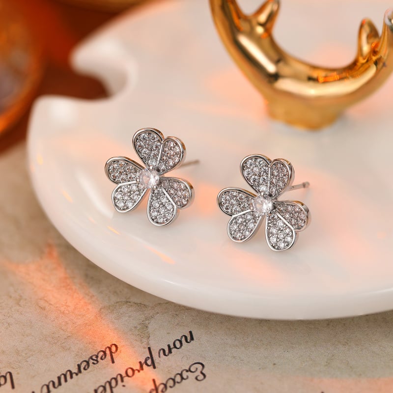 Veideni медни обици с цветя и цирконии, позлатени за дълготраен цвят