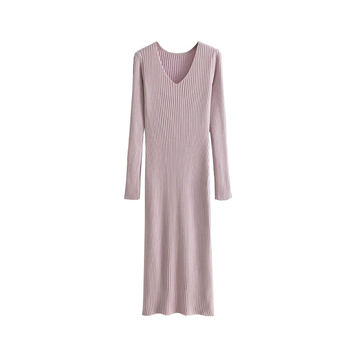 Плетена рокля с V-образно деколте, дълги ръкави, прав силует; материя: плетена; талия: средна