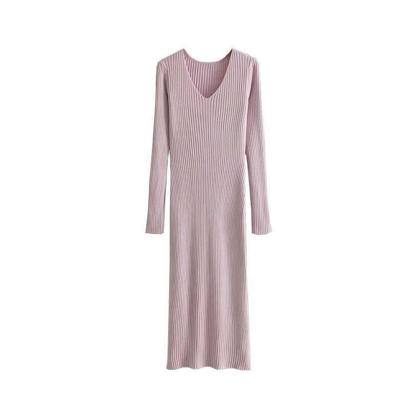 Плетена рокля с V-образно деколте, дълги ръкави, прав силует; материя: плетена; талия: средна