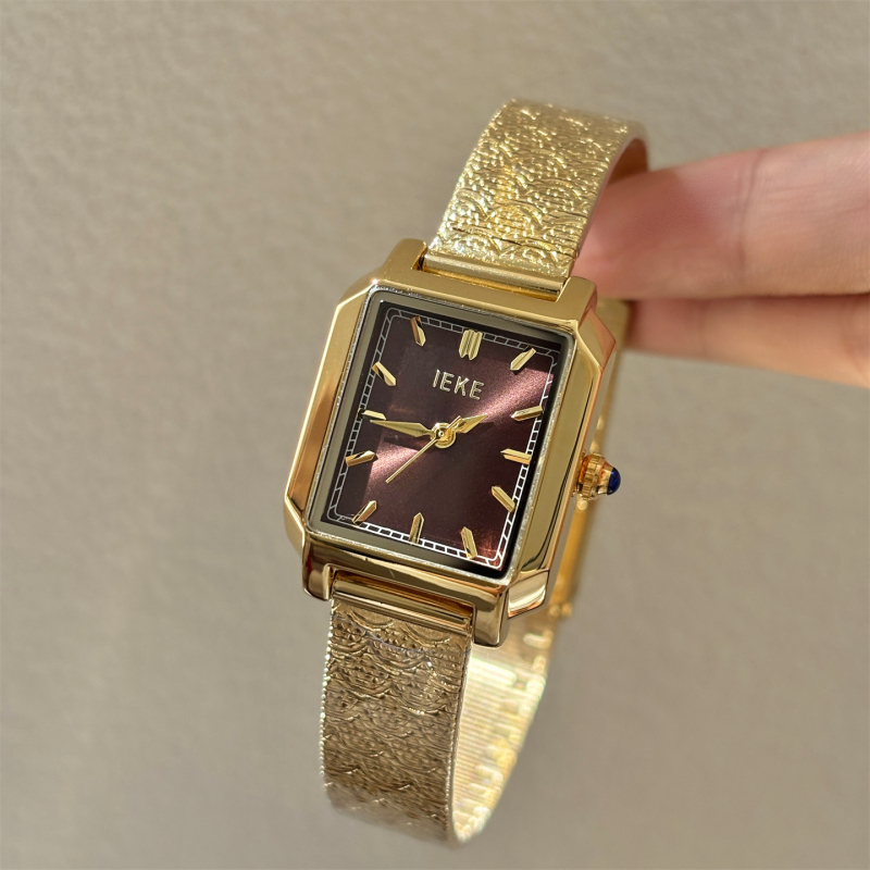 Ženski kvarcni sat s ovalnim brojčanikom, 37 mm promjer, 8 mm debljina, metalno kućište i metalni kaiš