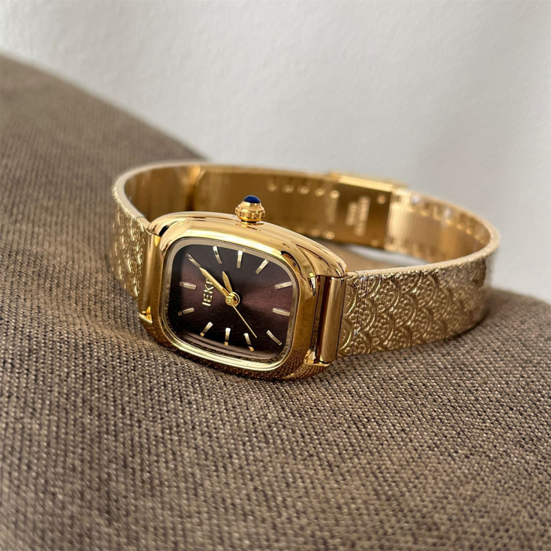 Ženski kvarcni sat s ovalnim brojčanikom, 37 mm promjer, 8 mm debljina, metalno kućište i metalni kaiš