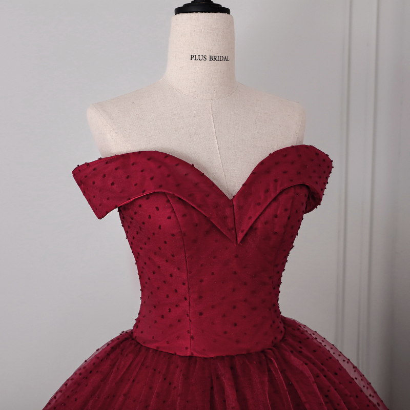 Дълга вечерна рокля с едно рамо, пухеста пола, бродерия, полиестер, за сватба