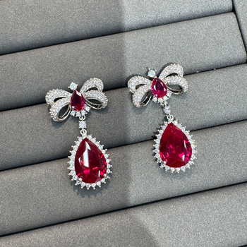 Auskari sirds formas, vara ar zeltījumu, elektroplēšana, 925 sudraba stieņi, viegls greznības stils