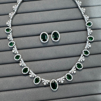 Auskari ar cirkoniem, sirds formā, zeltīta vara, elektroplakēšana, 925 sudraba ausu stīpiņas, gaišs luksusa stils