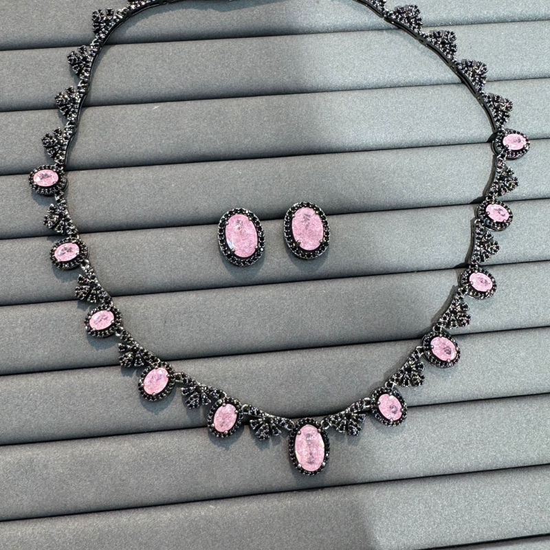 Auskari ar cirkoniem, sirds formā, zeltīta vara, elektroplakēšana, 925 sudraba ausu stīpiņas, gaišs luksusa stils