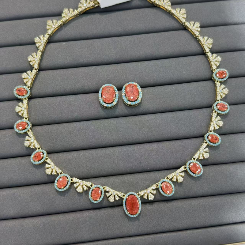 Auskari ar cirkoniem, sirds formā, zeltīta vara, elektroplakēšana, 925 sudraba ausu stīpiņas, gaišs luksusa stils