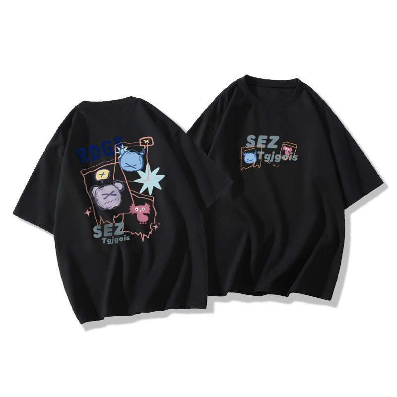 Tricou larg pentru femei, oversize, cu mâneci scurte, imprimeu anime, material Milk Silk (70–80% poliester, 20–30% spandex), guler rotund.