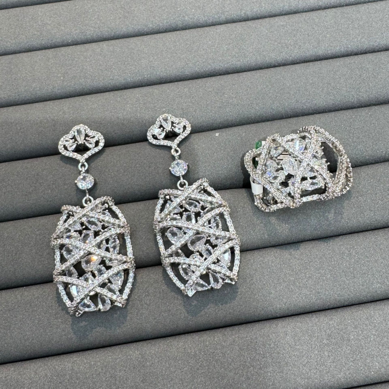 Auskari sirds formā, zelts pārklāts uz vara, elektroplatinga process, 925 sudraba stienīši, viegls luksusa stils