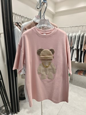 Majica kratkih rukava, s okruglim izrezom, slobodan kroj, srednje duljine, animirani print, materijal milk silk, Proljeće 2023