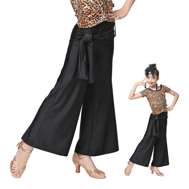 Leopard print latinska plesna set za djevojčice, top s dugim rukavima i široke hlače, proljeće‑jesen nastup, materijal: nylon ice yarn (85% nylon)