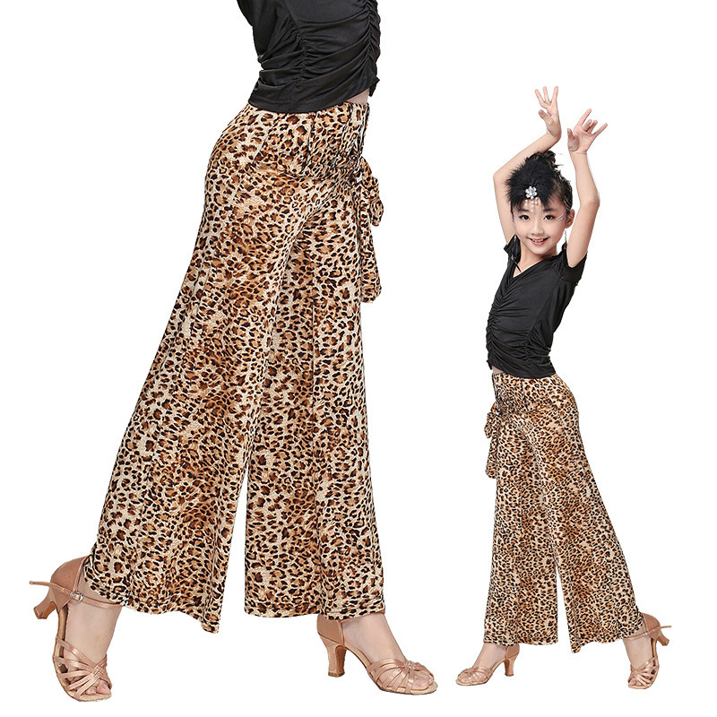 Leopard print latinska plesna set za djevojčice, top s dugim rukavima i široke hlače, proljeće‑jesen nastup, materijal: nylon ice yarn (85% nylon)