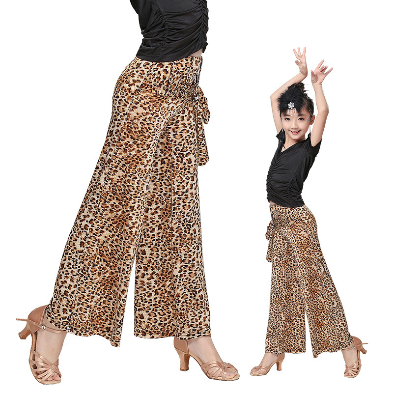 Leopard print latinska plesna set za djevojčice, top s dugim rukavima i široke hlače, proljeće‑jesen nastup, materijal: nylon ice yarn (85% nylon)