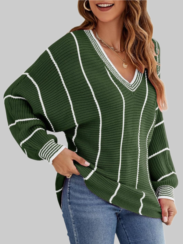 Opuštenog kroja pleteni pulover s V-izrezom, prugasti uzorak, rukavi lampastog kroja, kašmir-vuna mješavina, jesen 2025