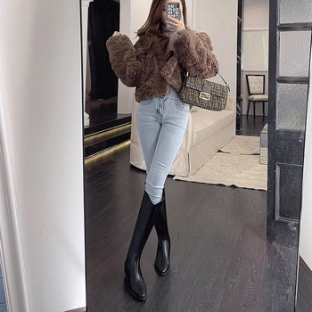 Μποτάκια με φούντες από συνθετικό δέρμα, με ψηλό άξονα, πίσω φερμουάρ, στρογγυλή μύτη, επίπεδο τακούνι