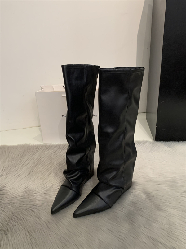 Ženske čizme s oštrim vrhom i visokim vratom, petama 6–8 cm, gornji dio od mikrovlakana, gumeni potplat, kožna podstava, euro-američki stil, zima 2025