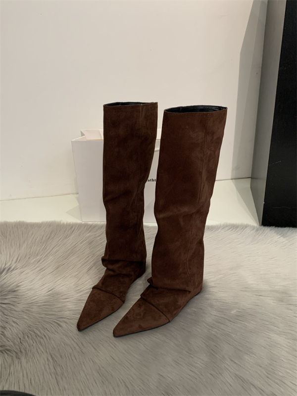 Ženske čizme s oštrim vrhom i visokim vratom, petama 6–8 cm, gornji dio od mikrovlakana, gumeni potplat, kožna podstava, euro-američki stil, zima 2025