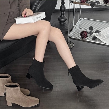 Γυναικείες μπότες skinny με τετράγωνη μύτη και παχύ τακούνι 6–8 εκ, σουέντ επάνω, φερμουάρ, καουτσούκ σόλα