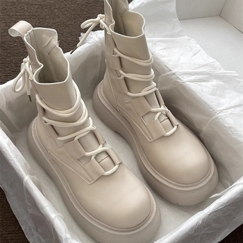 Γυναικείες μποτάκια Martin – PU επάνω μέρος, σόλα από καουτσούκ, φτέρνα 3–5 εκ., μεσαίο ύψος κνήμης