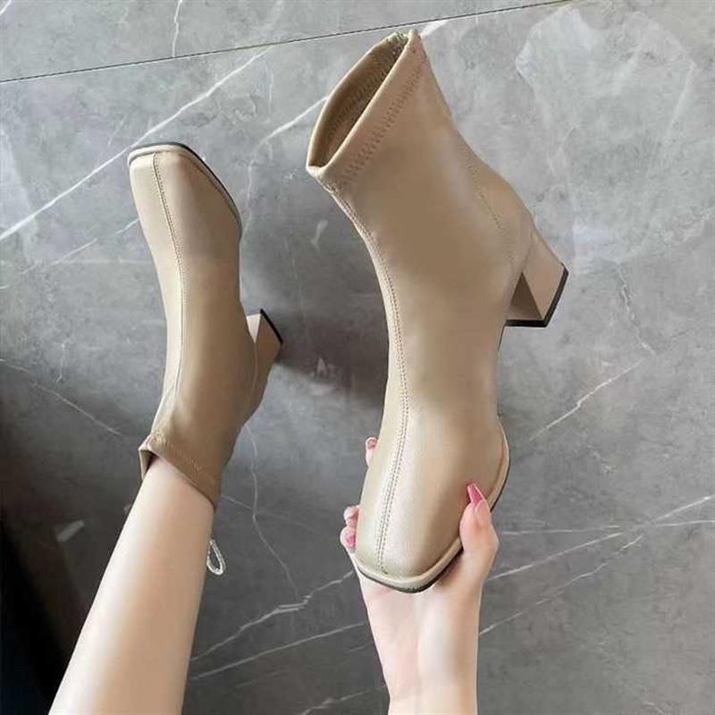 Γυναικείες μπότες από γνήσιο δέρμα με τετράγωνη μύτη, χαμηλό ύψος μπότας, μεσαίο τακούνι και πίσω φερμουάρ