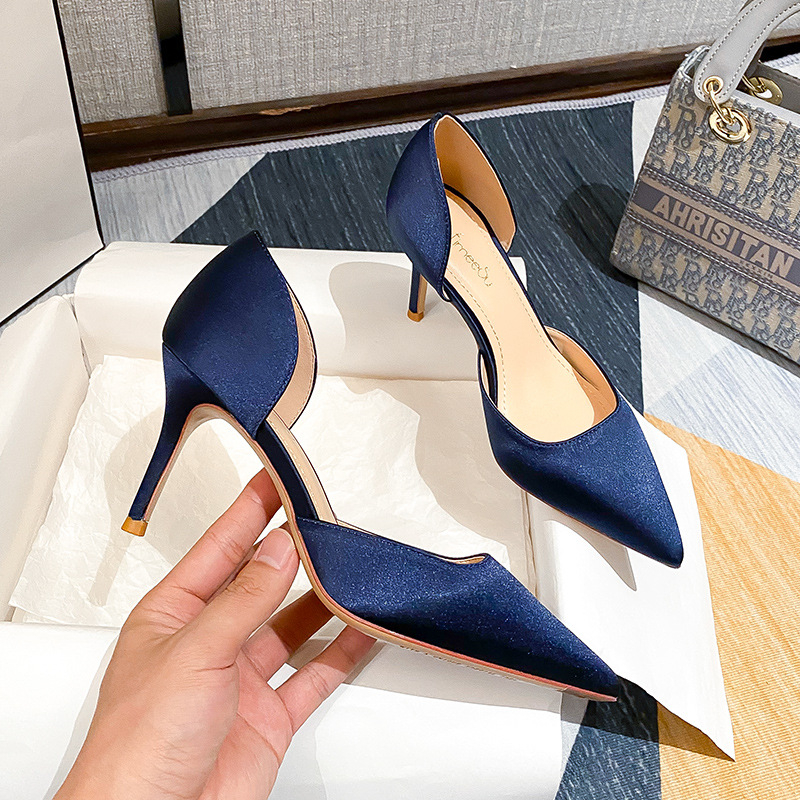 Satīna sieviešu augstpapēžu kurpes ar smailu purnu, izgriezts dizains, 6–8 cm papēdis, formālām kurpēm