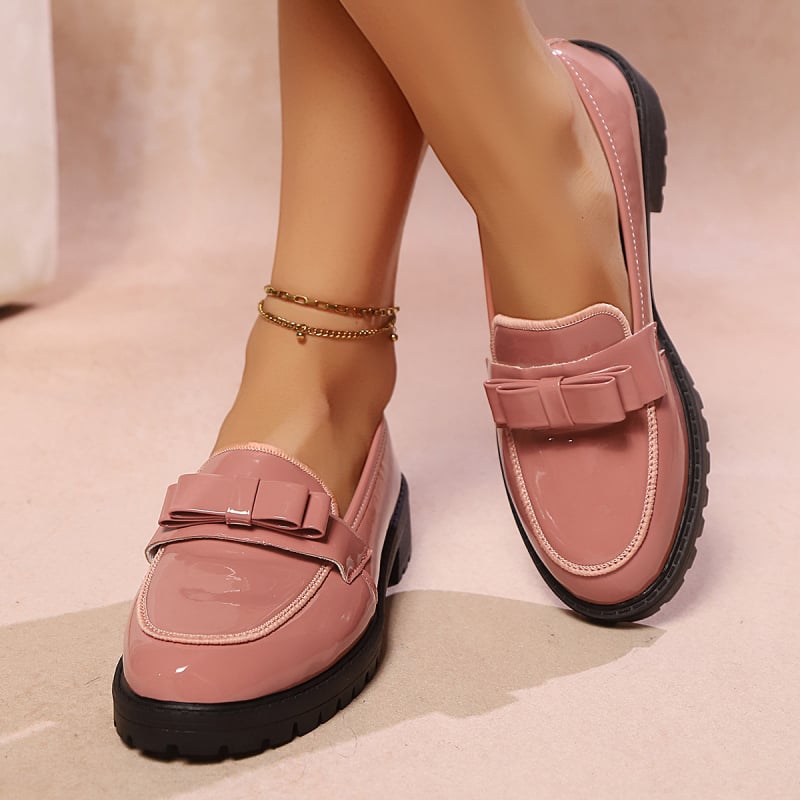 Loafers ar apaļu purnu, PU augšdaļa, vidēja augstuma papēdis 3–5 cm, sieta iekšējā daļa