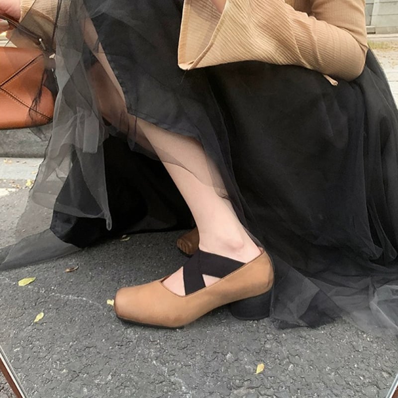 Mary Jane kurpes no liellopa ādas, kvadrātveida purns, zemais augšdaļa, bieza papēdis, gumijas zole