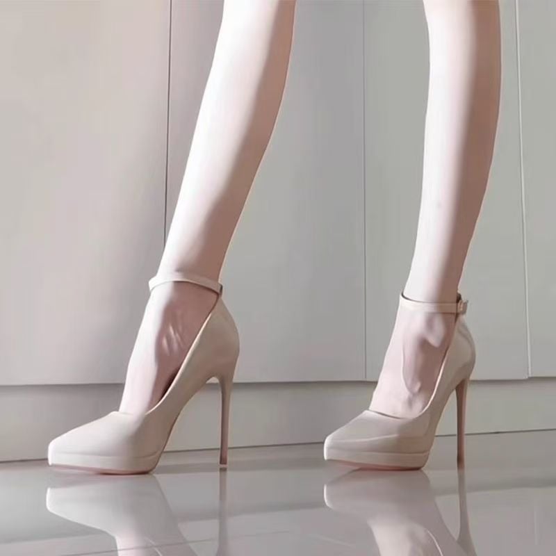 Augstas kurpes ar asas purnu, PU augšdaļa, ārkārtīgi augsts šaurs papēdis, sprādzes siksna