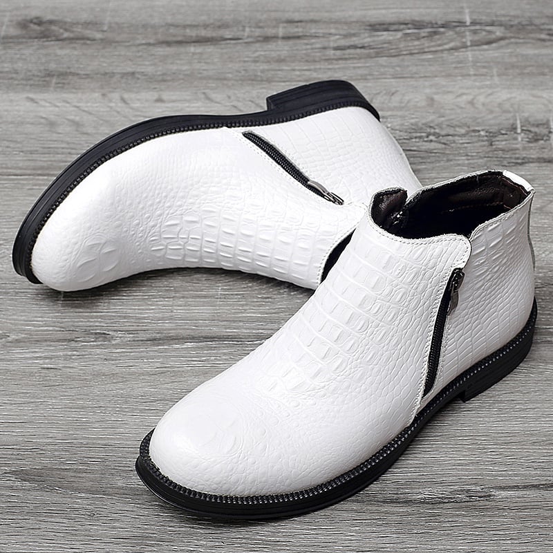 Martin saapad kahekordse veisnahaga ülaosaga, kummist taldaga, ümmargune varvas, keskmise kõrgusega kont 3–5 cm, külg tõmblukk