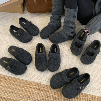 Sieviešu kokvilnas kurpes ar mākslīgu pūka iekšējo apdari, zems papēdis 1-3 cm, apaļš purns, gumijas zole, vienkrāsains raksts