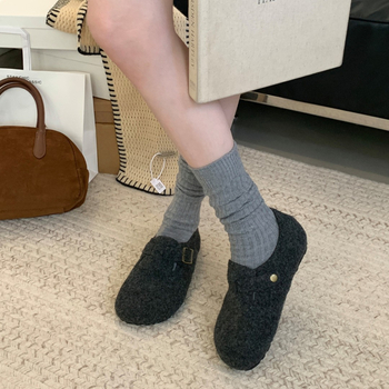 Sieviešu kokvilnas kurpes ar mākslīgu pūka iekšējo apdari, zems papēdis 1-3 cm, apaļš purns, gumijas zole, vienkrāsains raksts